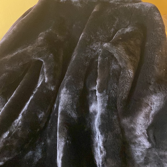 Woman’s long heavy sheepskin fur coat Sz 16,18 - Picture 4 of 16